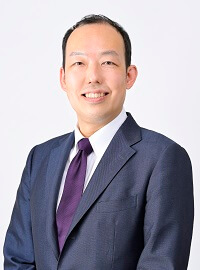 篠田 賢一　氏